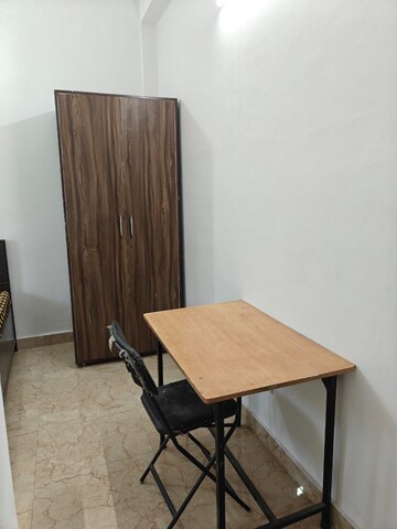 Team Area in 1 BHK Apartment at Saket – for Rent