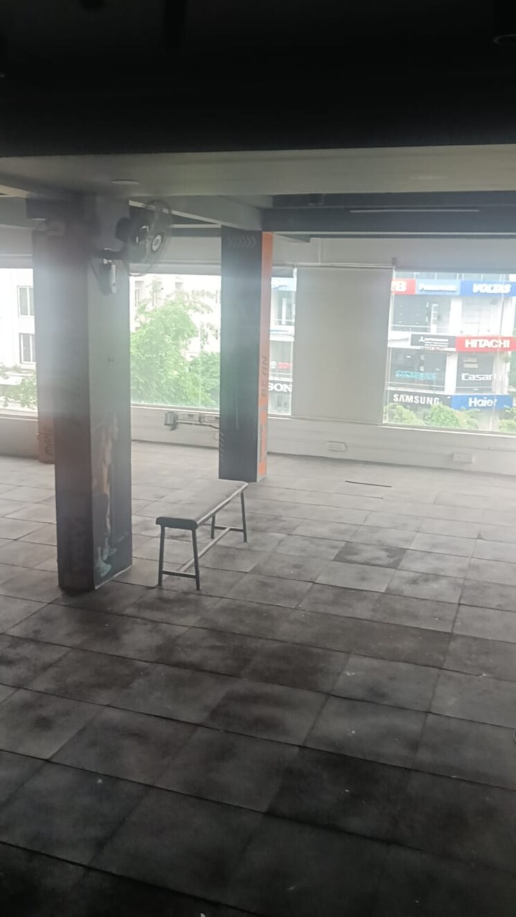 Room, shankar nagar Commercial Office Space 2200 Sq.Ft. In Shankar Nagar Nagpur 9075039