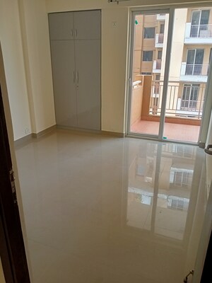 Room in 3 BHK Apartment at Ansal Estella, Sector 103 – for Sale