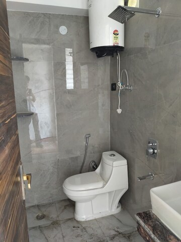 Bathroom in 1 BHK Builder Floor at Saket – for Rent