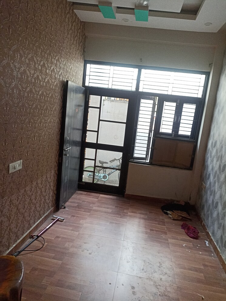 Room, indira nagar 2 Bedroom 1000 Sq.Ft. Villa In Indira Nagar Lucknow 9075082