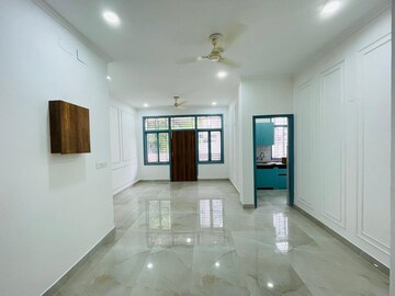 Room in 2 BHK Builder Floor at Sector 57 – for Sale