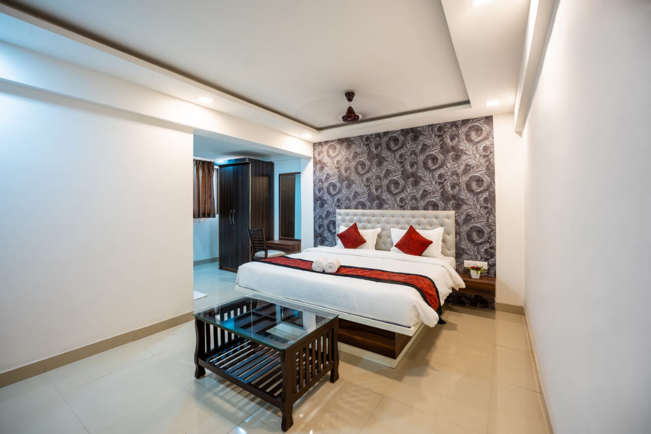 1 BHK Apartment For Sale in Amber One