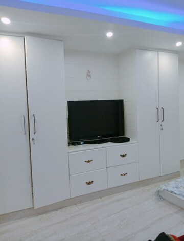 Furnished Amenities in 3 BHK Builder Floor at Saket – for Rent