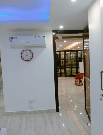 Room in 3 BHK Builder Floor at Saket – for Rent
