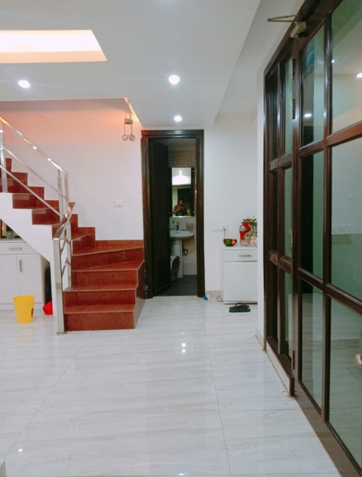 Living Room, saket 3 Bedroom 1400 Sq.Ft. Builder Floor In Saket Delhi 9075103