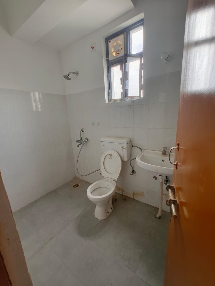 Bathroom, adani-aangan 2 Bedroom 657 Sq.Ft. Apartment In Sector 89a Gurgaon 9075101