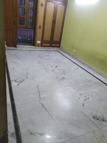Room in 1 BHK Builder Floor at Sector 52 – for Rent