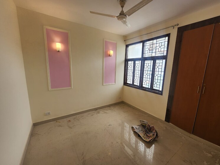 Room, sector 57 2 Bedroom 240 Sq.Yd. Builder Floor In Sector 57 Gurgaon 9075096