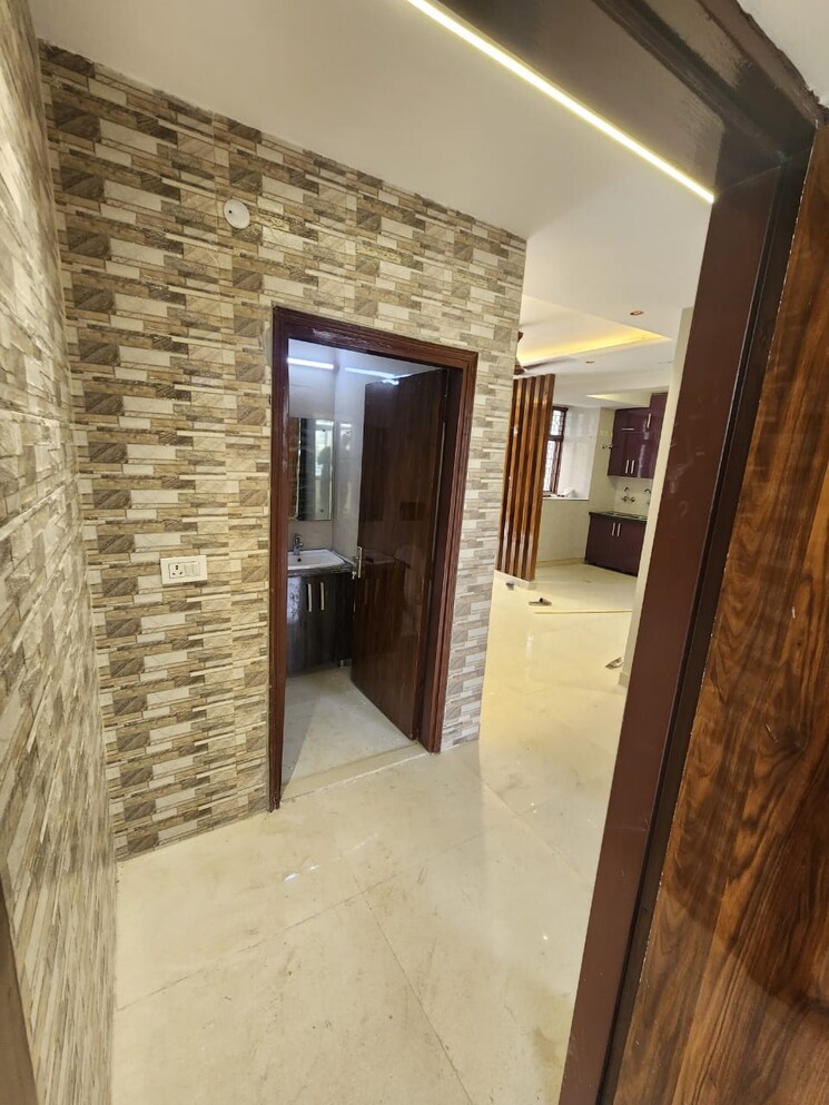 undefined, sector 57 2 Bedroom 240 Sq.Yd. Builder Floor In Sector 57 Gurgaon 9075096