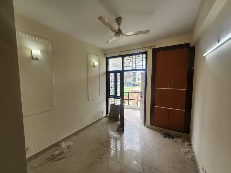 Room, sector 57 2 Bedroom 240 Sq.Yd. Builder Floor In Sector 57 Gurgaon 9075096