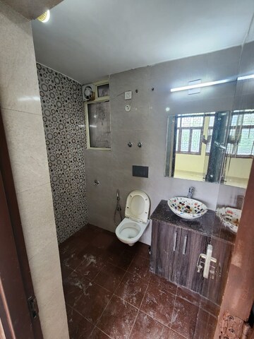 Bathroom in 2 BHK Builder Floor at Sector 57 – for Sale
