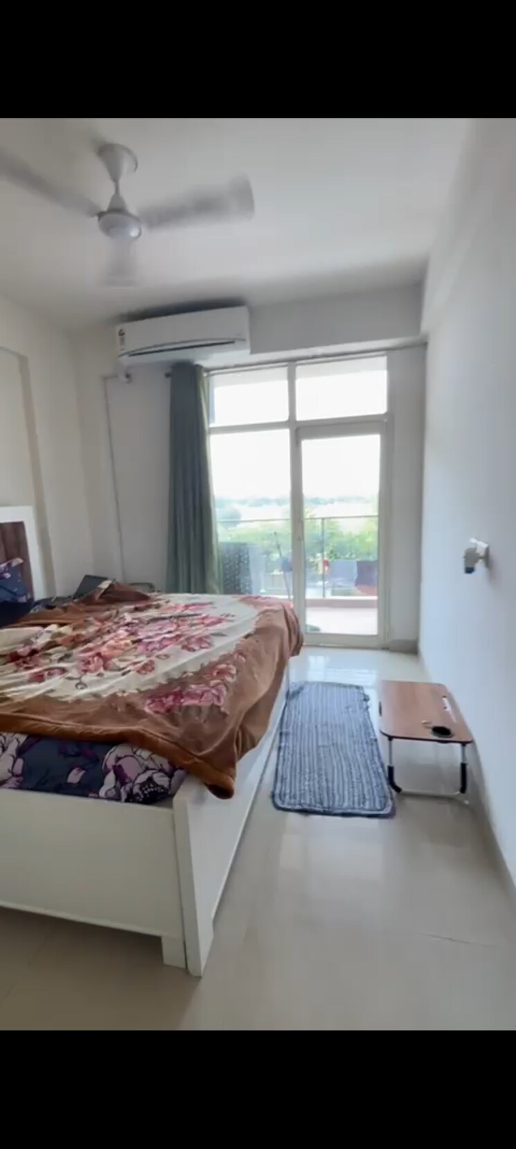 Bedroom, signature-global-the-roselia 2 Bedroom 670 Sq.Ft. Apartment In Sector 95a Gurgaon 9075119