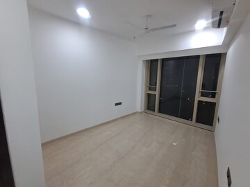 Room in 3.5 BHK Apartment at Lodha The Park, Worli – for Rent