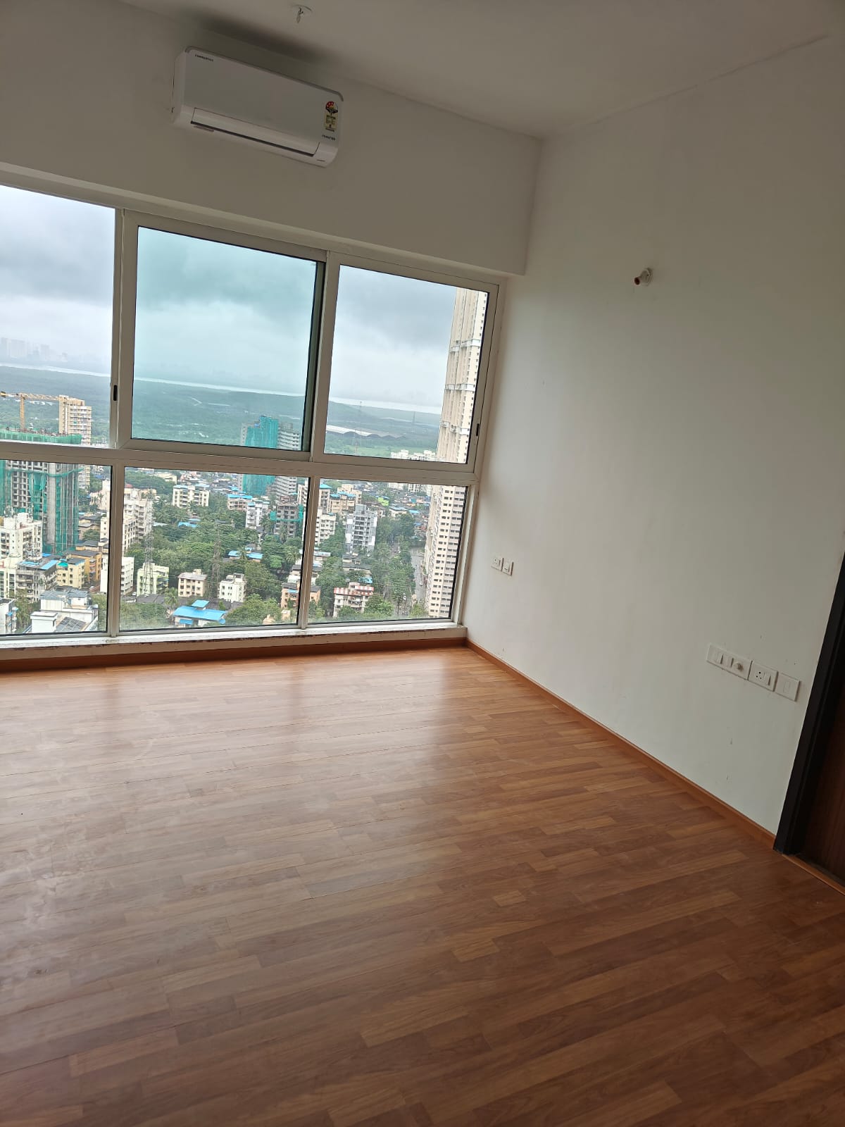 2 BHK 796 Sq.Ft. Apartment in Kanakia Spaces Sevens