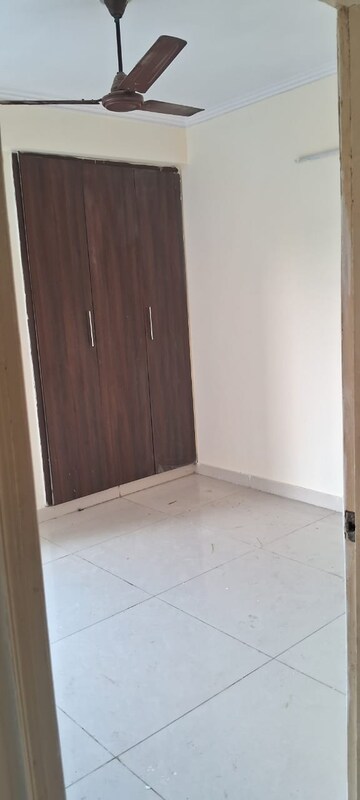 3 BHK Apartment For Rent in Gaur City 2 - 16th Avenue, Sector 16c Greater Noida