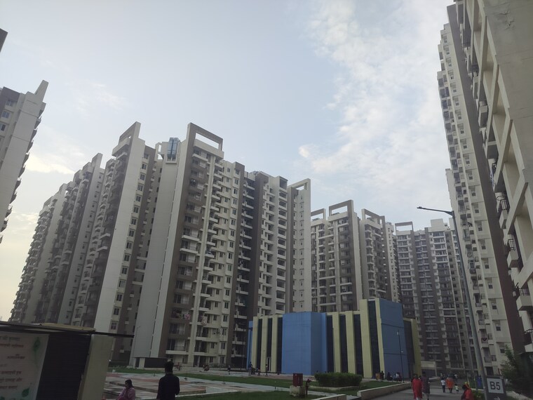 Exterior View, amrapali-golf-homes 2.5 Bedroom 945 Sq.Ft. Apartment In Sector 4 Greater Noida Greater Noida 9075174