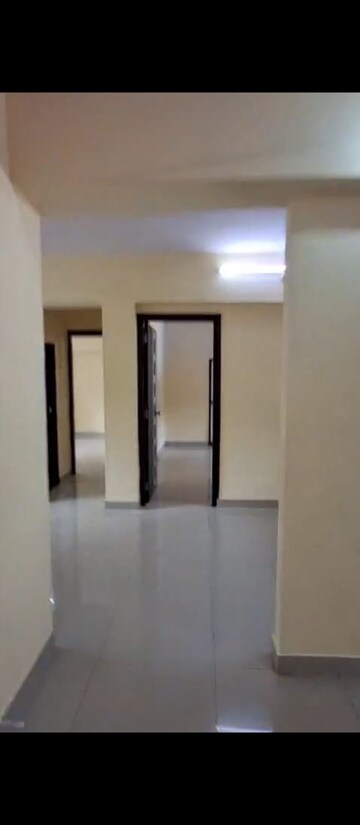 Room in 2 BHK Apartment at Siddharth Nagar CHS Goregaon, Goregaon West – for Rent