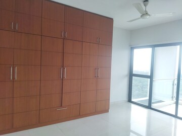 Room in 2.5 BHK Apartment at Tata Aquila Heights, Jalahalli – for Rent