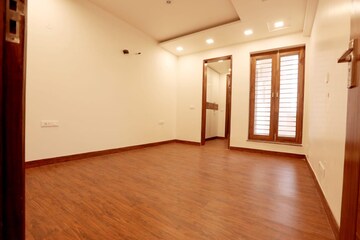 Room in 3.5 BHK Builder Floor at Sector 28 – for Sale