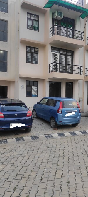 2 BHK Builder Floor For Sale in Greenwood Enclave, Wave City