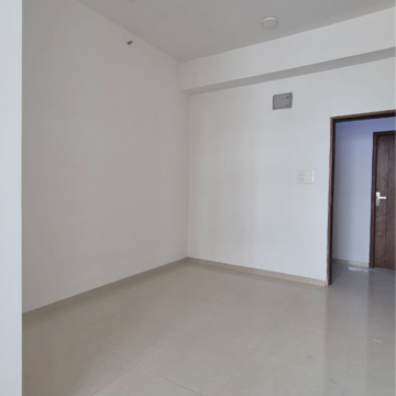 Room in  Office Space at Mittal Petals, Park Street – for Sale