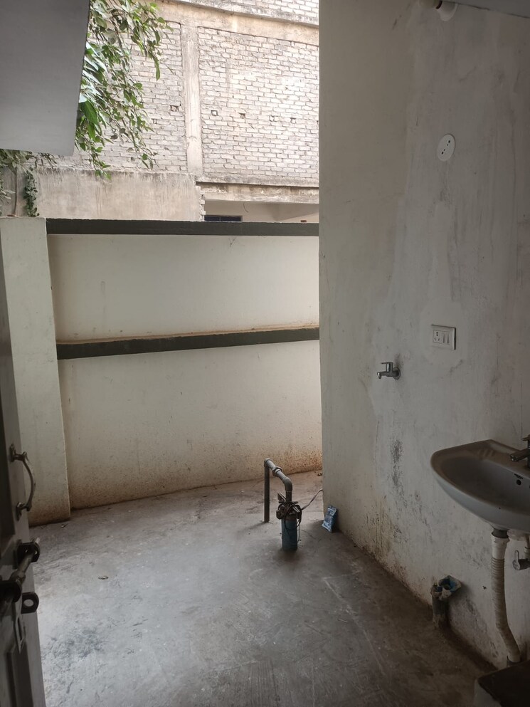 Bathroom, kankarbagh 6+ Bedroom 3500 Sq.Ft. Independent House In Kankarbagh Patna 9075233