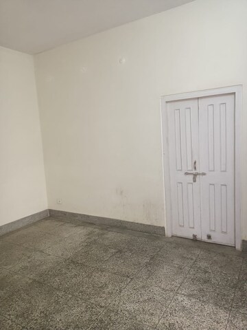 Room in 6+ BHK Independent House at Kankarbagh – for Rent