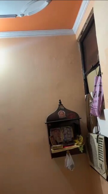 Room in 1 BHK Builder Floor at Vaishali Sector 3 – for Rent