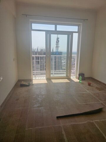 Furnished Amenities in 3 BHK Apartment at Jaypee Greens Pavilion Court, Sector 128 – for Sale