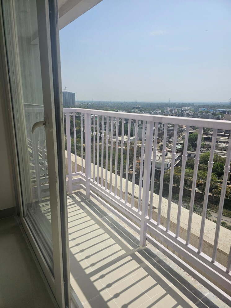 Balcony, jaypee-greens-pavilion-court 3 Bedroom 1820 Sq.Ft. Apartment In Sector 128 Noida 9075222