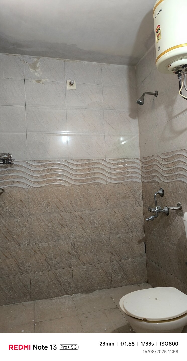 Bathroom, huda-cghs 2 Bedroom 1150 Sq.Ft. Builder Floor In Sector 56 Gurgaon 9075253