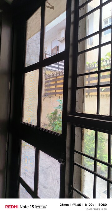 Room in 2 BHK Builder Floor at Huda CGHS, Sector 56 – for Rent
