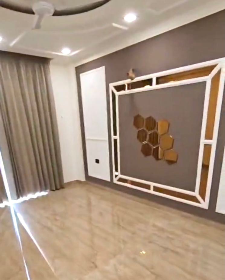 Room, bptp-eden-estate 4 Bedroom 300 Sq.Yd. Builder Floor In Sector 81 Faridabad 9075274