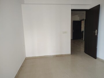 Room in 2 BHK Apartment at Nirala Estate, Tech Zone 4 Greater Noida – for Rent