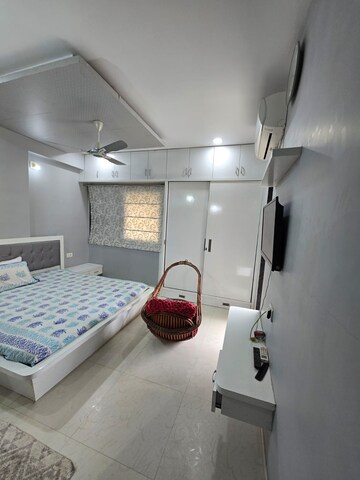 Room in 2 BHK Apartment at Waghodia Road – for Rent
