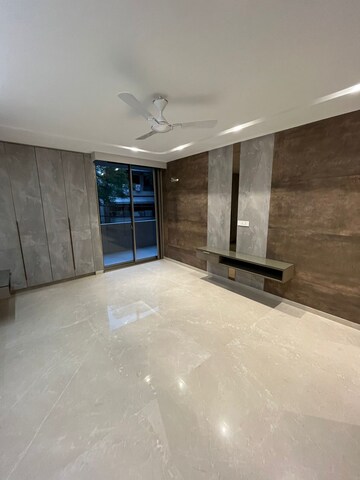 Room in 4 BHK Builder Floor at Janakpuri – for Sale