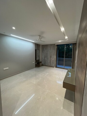 Room in 4 BHK Builder Floor at Janakpuri – for Sale