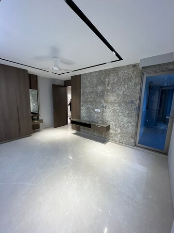 Room in 4 BHK Builder Floor at Janakpuri – for Sale