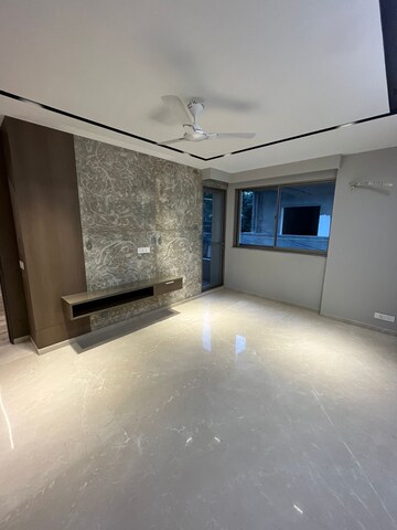 Room in 4 BHK Builder Floor at Janakpuri – for Sale