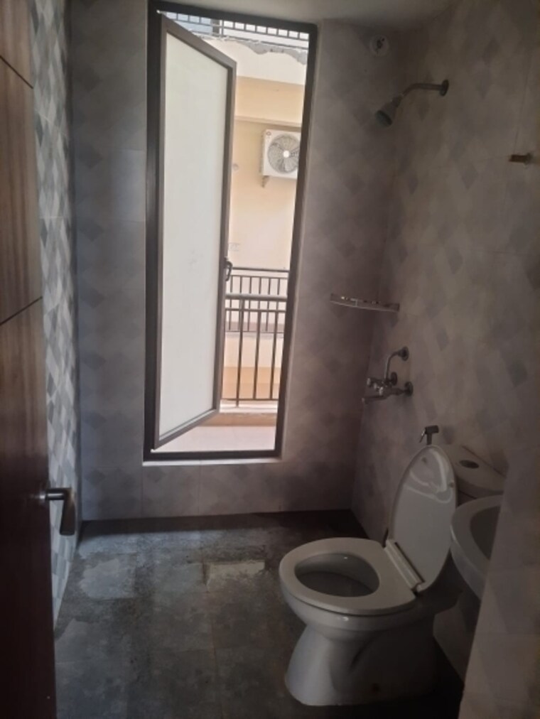 Bathroom, shalimar-mannat 3 Bedroom 1225 Sq.Ft. Apartment In Faizabad Road Lucknow 9075364