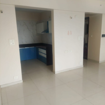 Room in 2 BHK Apartment at Skyscraper, Mumbai Bangalore Highway – for Rent