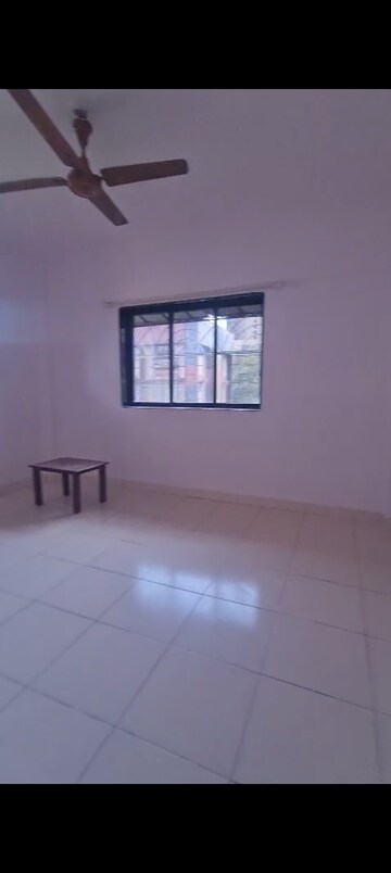 Room in 2 BHK Apartment at Marble Arch Apartment, Andheri West – for Rent