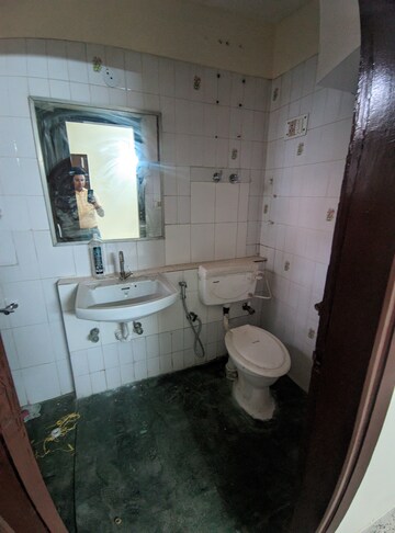 Bathroom in 2 BHK Apartment at Eros Sterling Apartments, Charmwood Village – for Rent