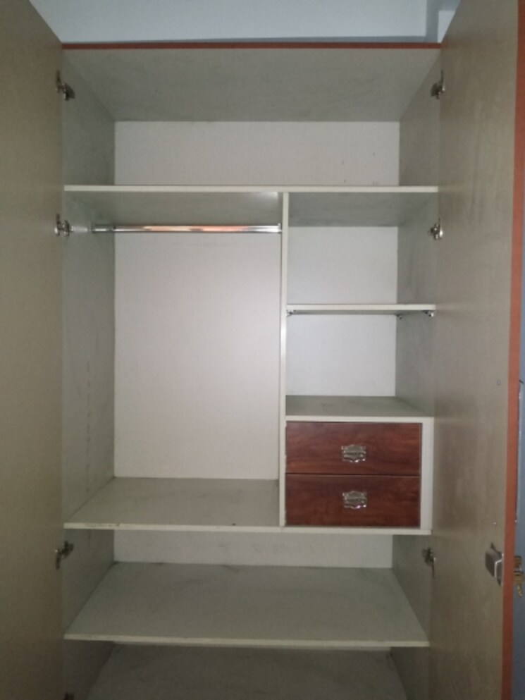 undefined, sector 8 dwarka 2 Bedroom 75 Sq.Yd. Builder Floor In Sector 8 Dwarka Delhi 9075391