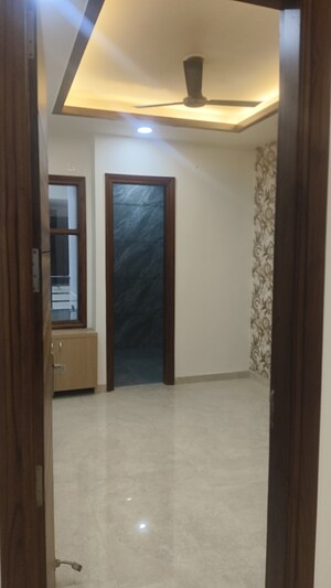 Room in 3 BHK Builder Floor at RPS Palm Drive, Sector 88 – for Sale