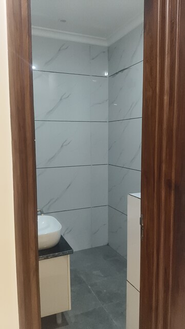 Bathroom in 3 BHK Builder Floor at RPS Palm Drive, Sector 88 – for Sale