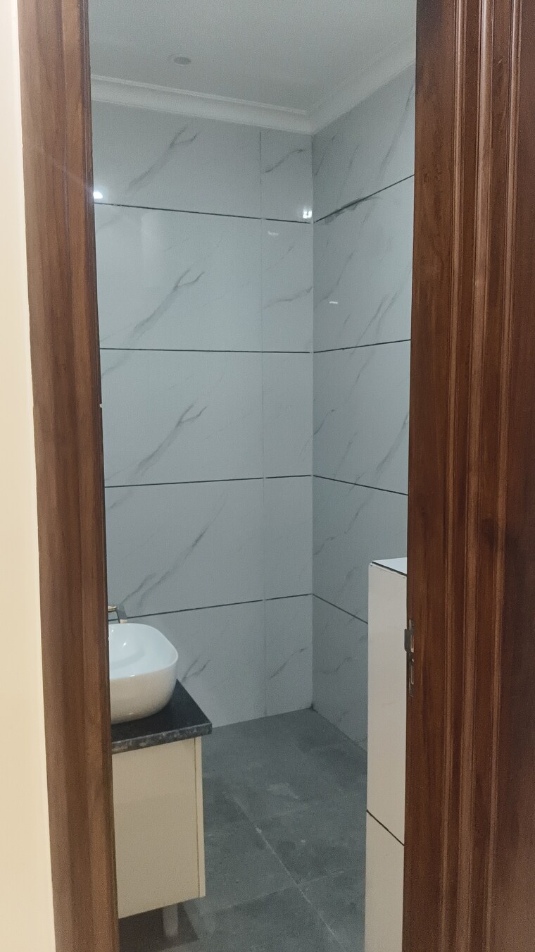Bathroom, rps-palm-drive 3 Bedroom 125 Sq.Yd. Builder Floor In Sector 88 Faridabad 9075402