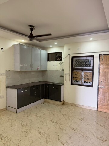 Kitchen in 1.5 BHK Builder Floor at Sector 8 Dwarka – for Rent