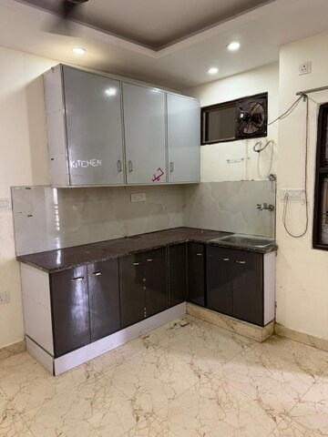 Kitchen in 1.5 BHK Builder Floor at Sector 8 Dwarka – for Rent